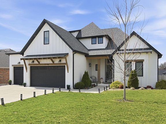 2nd image of 703 S Hickory Drive