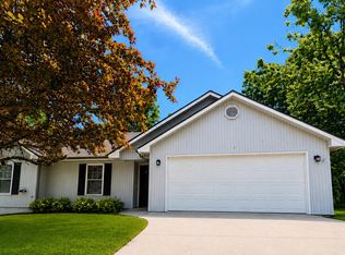 1 Mills Ln, Bella Vista, AR 72714
