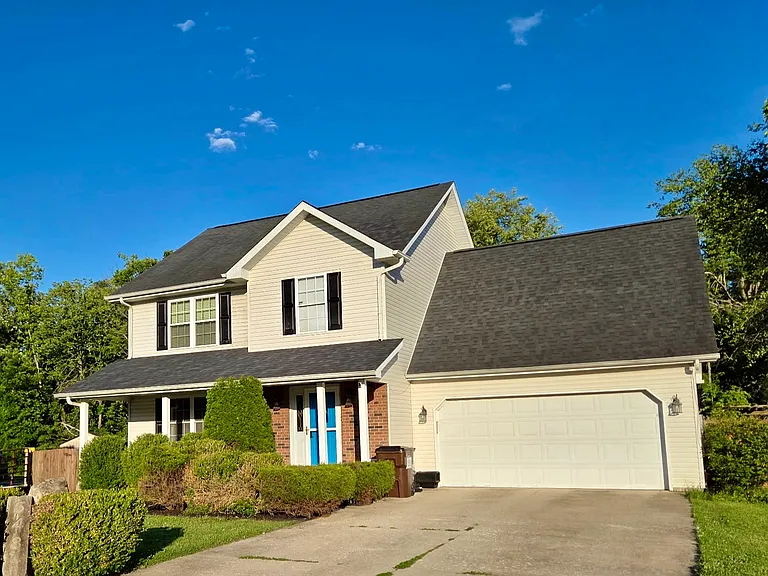 548 E Cardinal Glen Dr — Photo 2