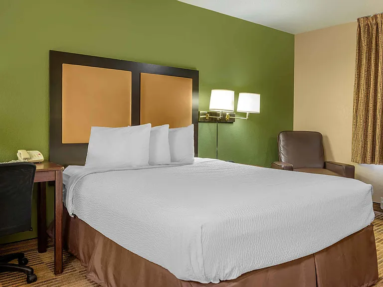 Studio Suite - 1 Queen Bed