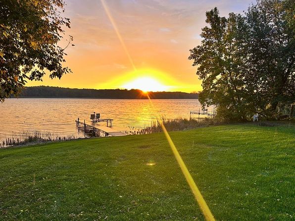 28329 Lakeside Ln