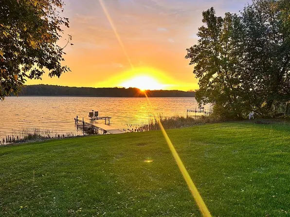 28329 Lakeside Ln, Lindstrom, MN 55045
