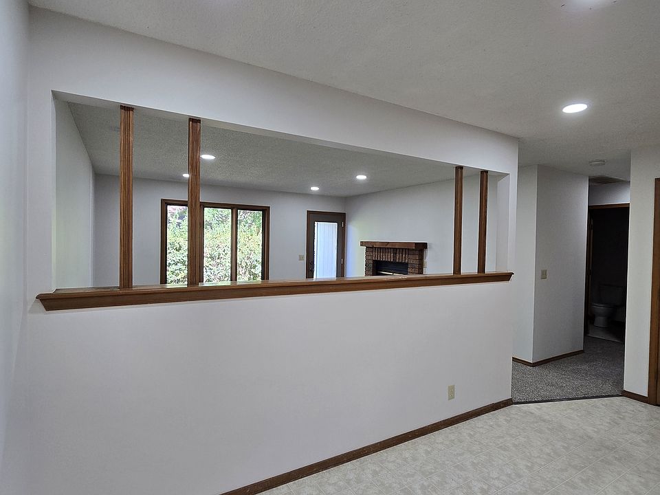1st image of 291 Streamside Ct