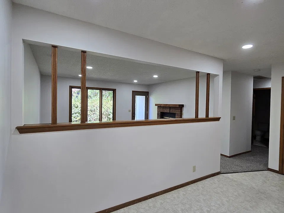 291 Streamside Ct
