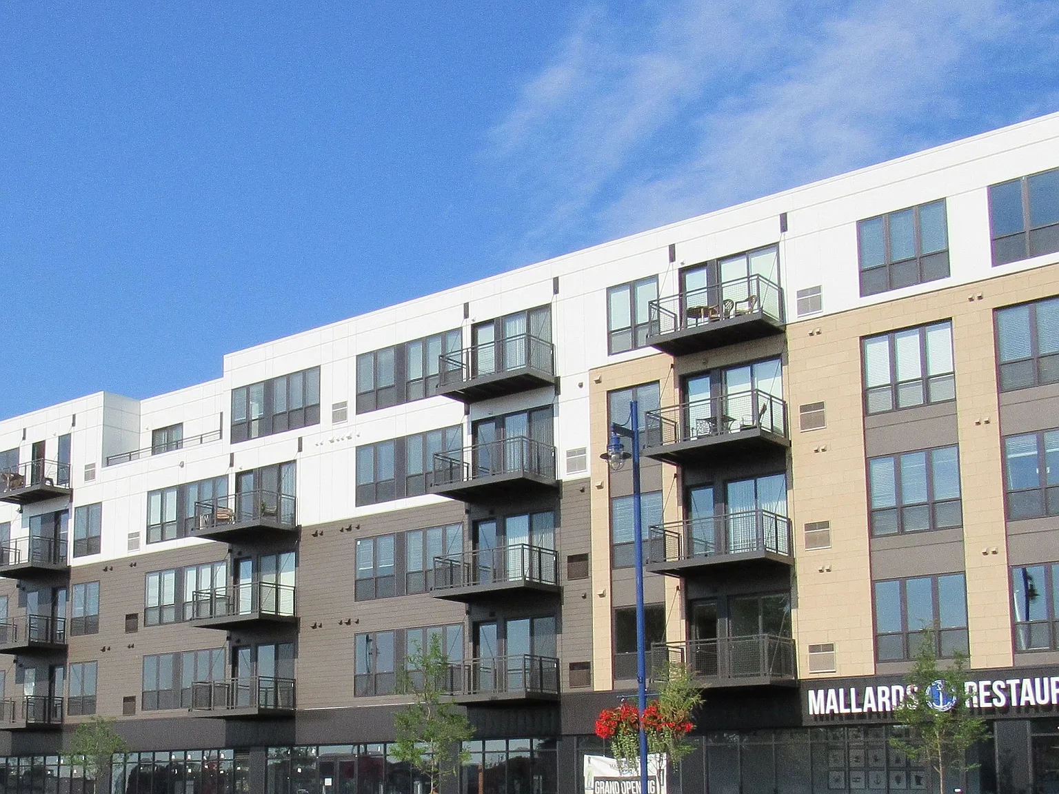 Lighthouse Lofts — Photo 2