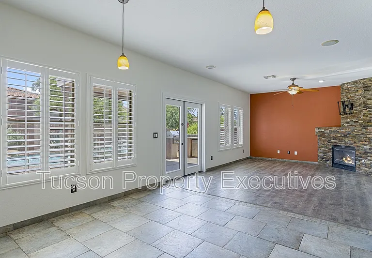 10176 N Nine Iron Dr — Photo 9