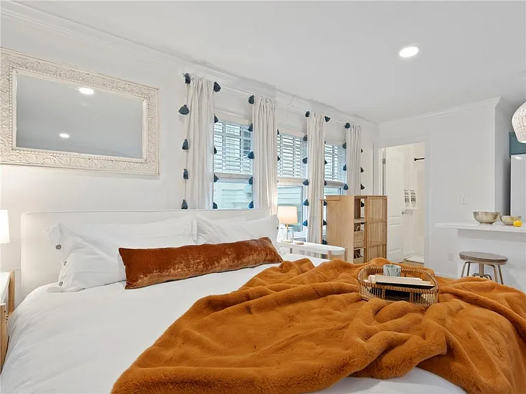 325 Sinclair Ave NE — Photo 12