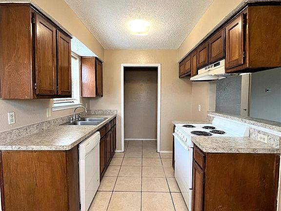 5th image of 610 Kings Way Dr APT A