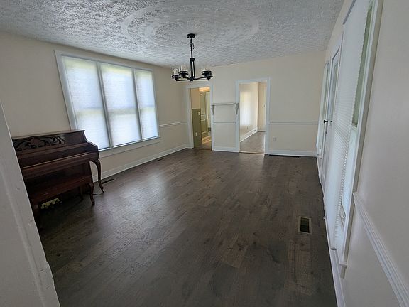 5th image of 101 N High St