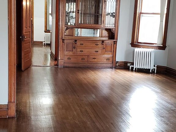 2nd image of 2627 W Walton St