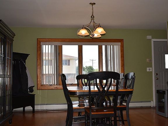 4th image of 165 Division Ave