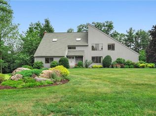 6 Woodcrest Dr, Armonk, NY 10504