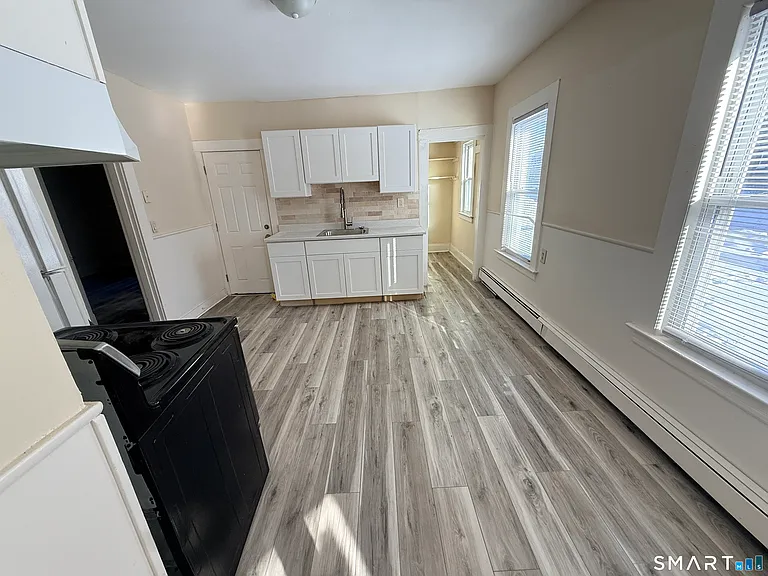 15-17 Beacon St #1 — Photo 3