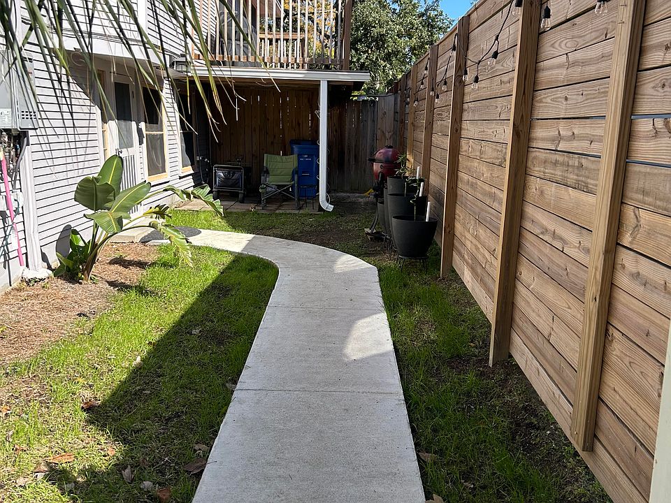 Private front yard
