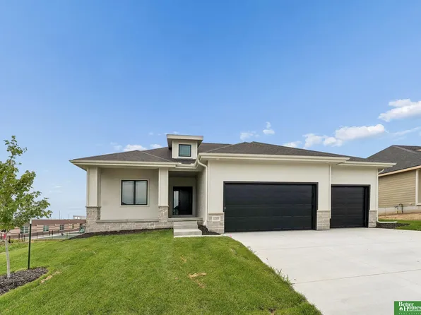 12359 Windsor Dr, Papillion, NE 68046