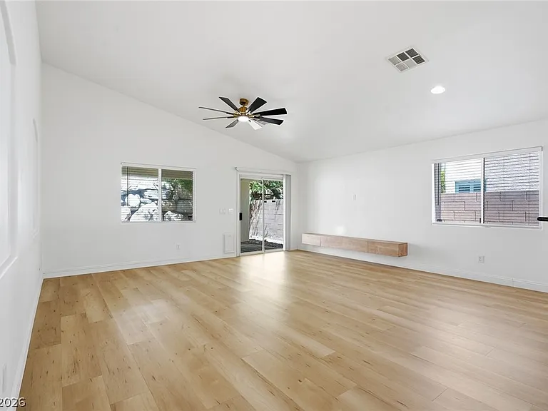 9717 High Alpine St — Photo 6