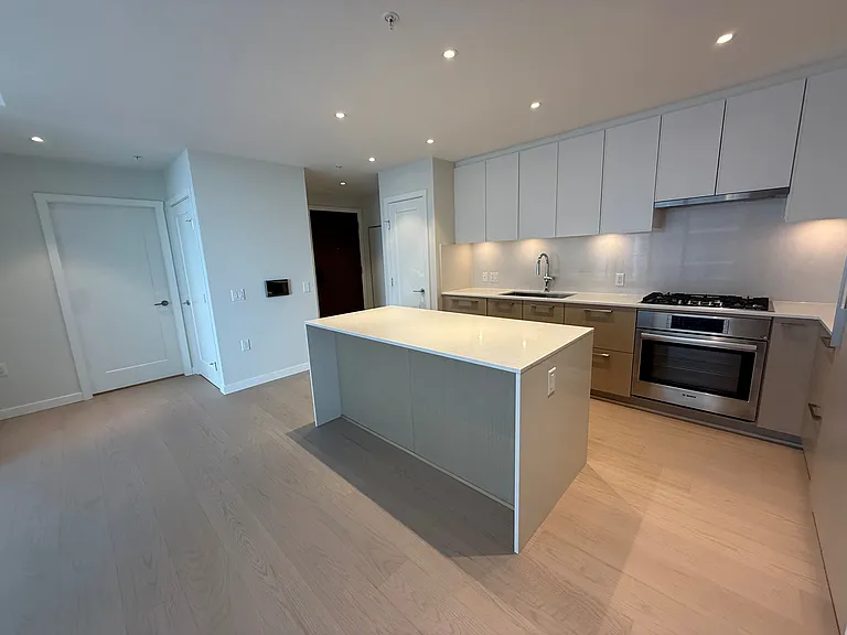 707 W 15th St #707 — Photo 15