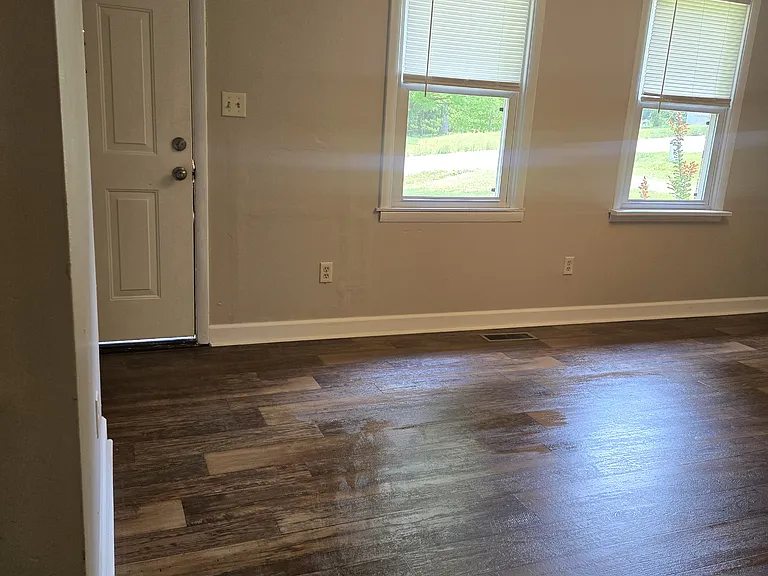 633 Meadowbrook Dr — Photo 6