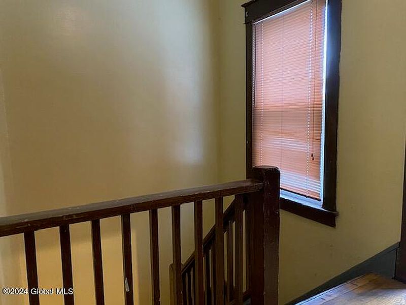 5th image of 277 Northern Boulevard