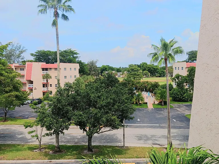 1030 Country Club Dr #401 — Photo 14