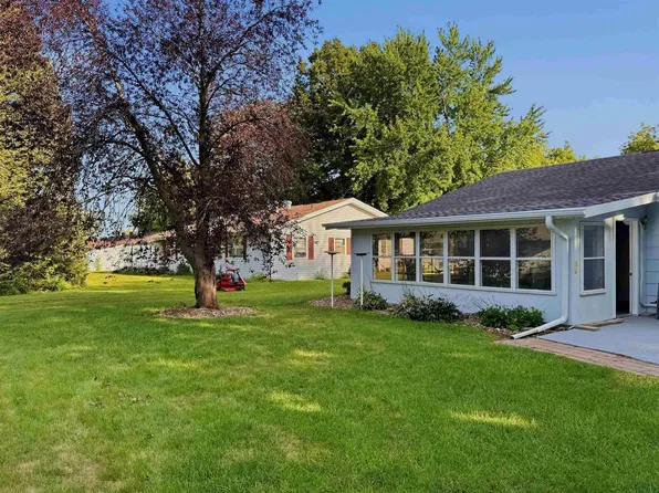 521 Douglas St, Merrill, IA 51038