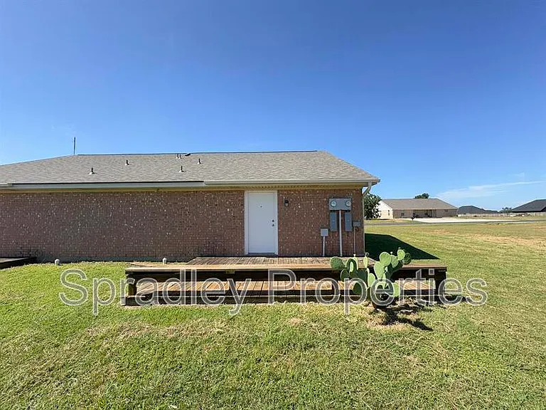 130 Lacey Lou Ln — Photo 22
