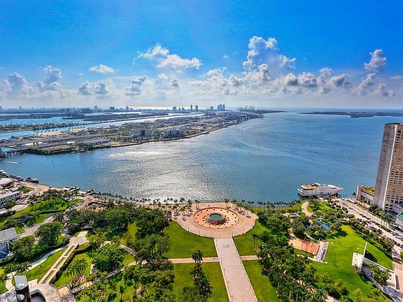 3rd image of 50 Biscayne Blvd APT 4408