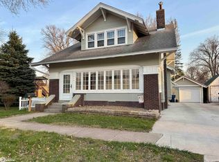 116 1st St, Manning, IA 51455