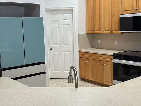 3rd image of 5824 NW Zenith Dr