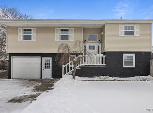 4206 Glenwillow Dr, Hamburg, NY 14075
