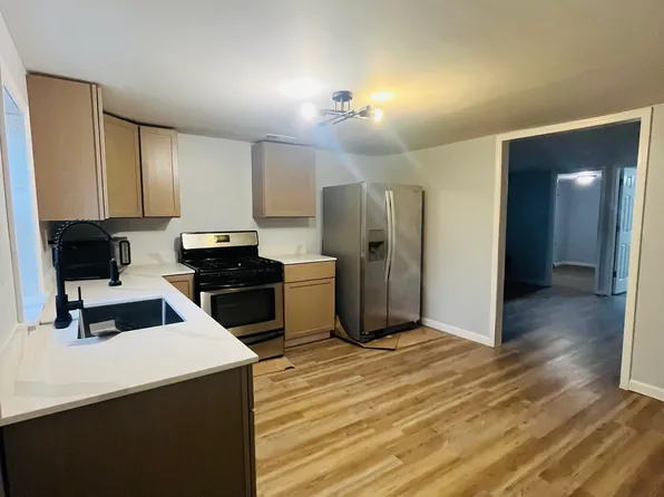 1216 Gould St, Joliet, IL 60432