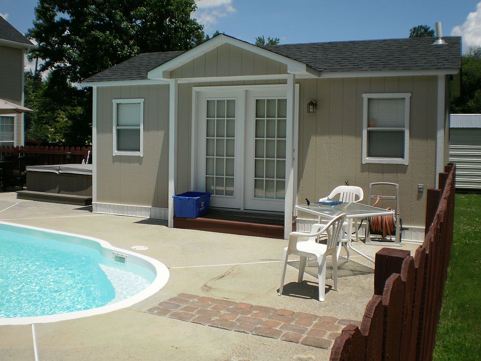 Pool House
