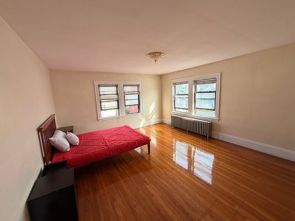4th image of 482 Main St #2