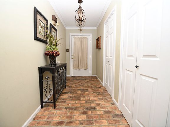 3rd image of 115 Lewald Dr