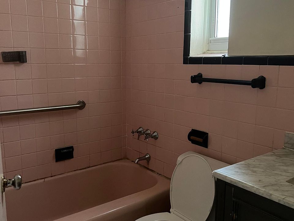 1st image of 2171 Ford St Floor 1
