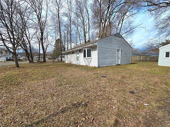 3rd image of 2497 Spaulding Dr