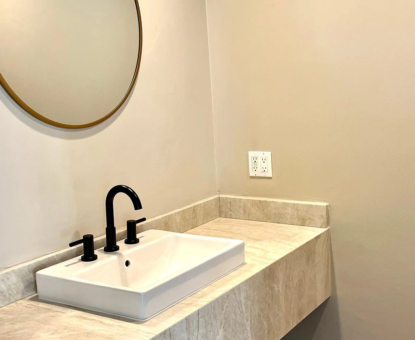4 bed, 3.5 bath, 3000 sqft, $6,995 — Photo 4