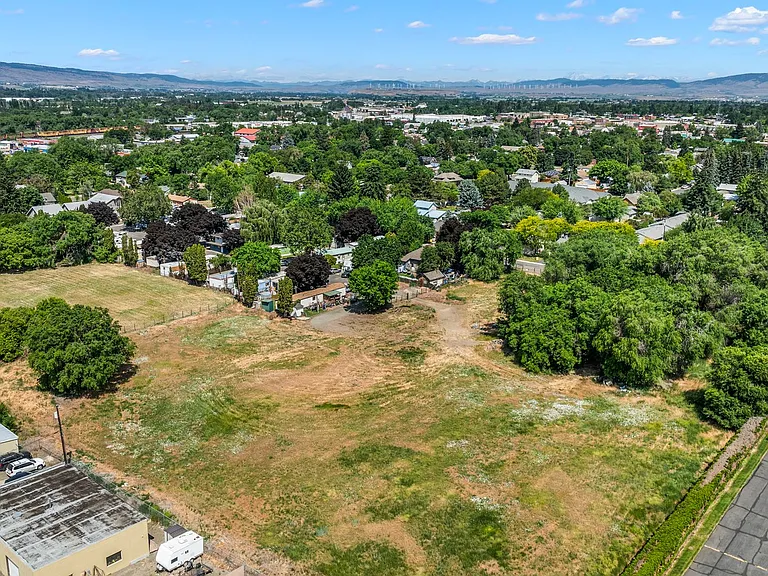 600 N Ruby St — Photo 4