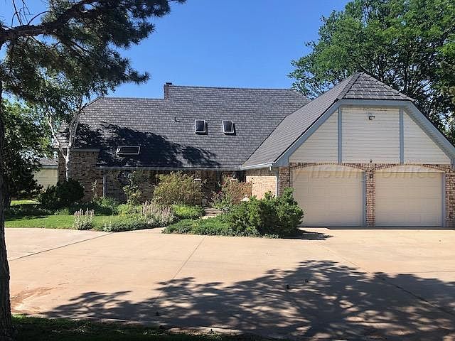 1st image of 119 Walnut Dr