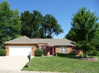 405 Lake Lorraine Dr, Swansea, IL 62226