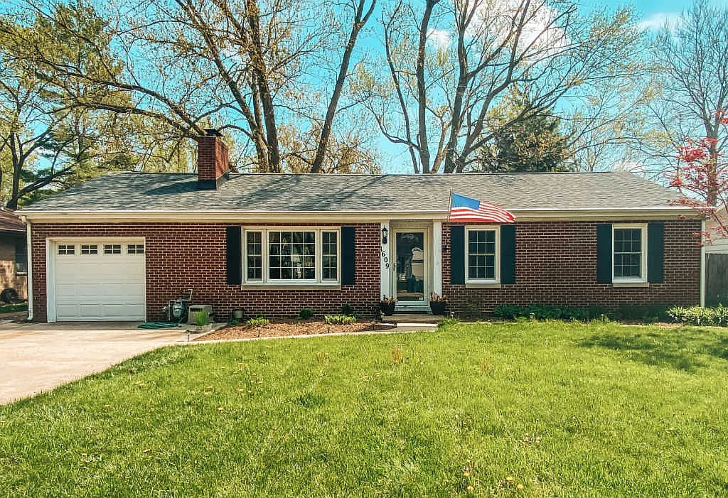1609 Sangamon Dr photo 1