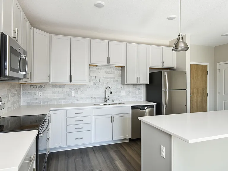 Serene Apartments — Photo 3