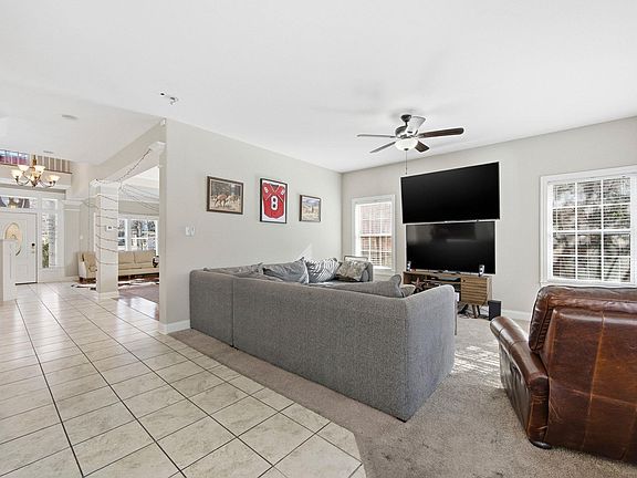 5th image of 2413 Enfield Rd