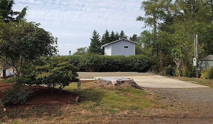 2nd image of 2330 Martin Ave