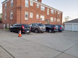 2392 Wooster Rd, Rocky River, OH 44116