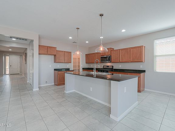 4th image of 40042 W CURTIS Way