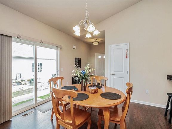 3rd image of 5826 S Glenstone Ct