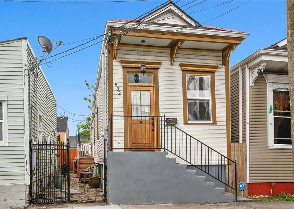 1st image of 832 N Dupre St