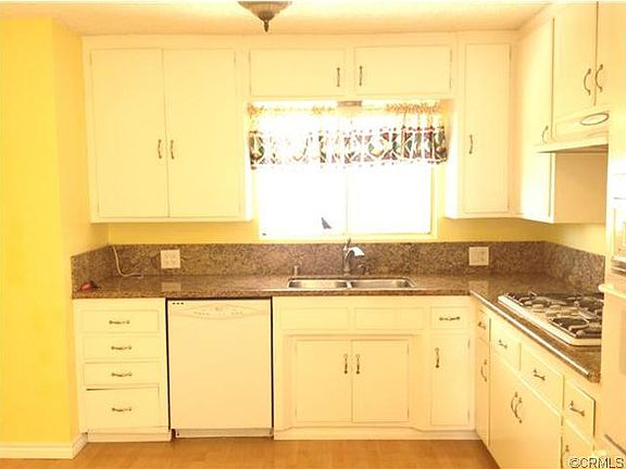 3rd image of 5047 Gaviota Ave