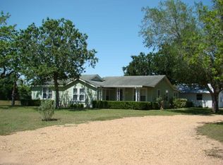 67 Dry Creek Rd, Victoria, TX 77905